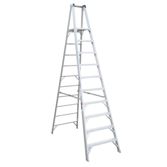 Werner P400 12-ft ( 16-ft Reach Height ) Aluminum Type 1A - 300 lbs. Load Capacity Platform ladder