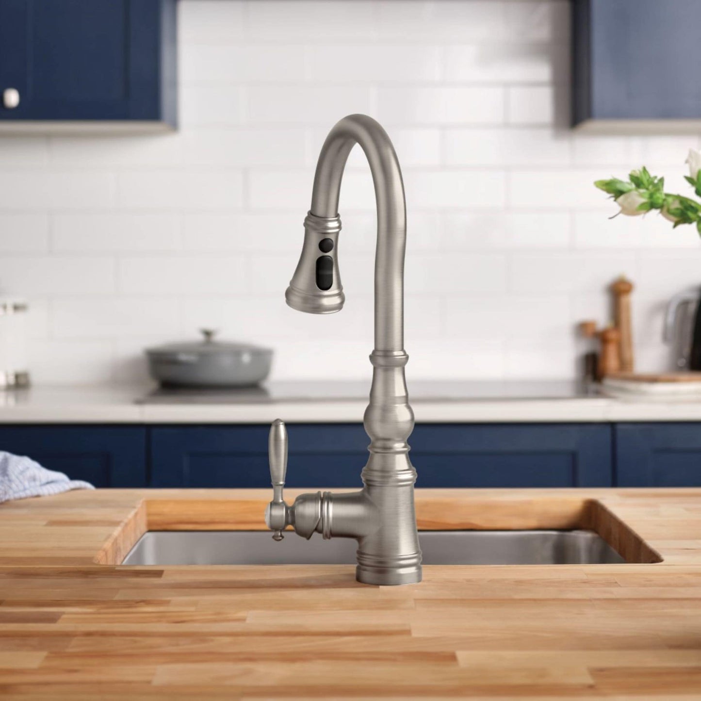 Moen Weymouth Spot Resist Stainless Single Handle Deck-mount Pull-down Kitchen Faucet with Sprayer